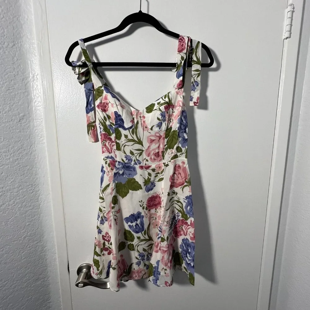 🥳🥳SALE🥳🥳Reformation Niara Dress in Donna - Picture 7 of 13